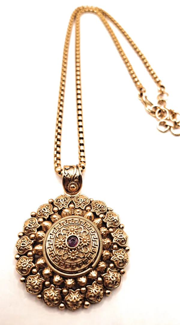 Gold_Alloy_And_Gold_Plated_Premium_Pendant_Set_For_Women