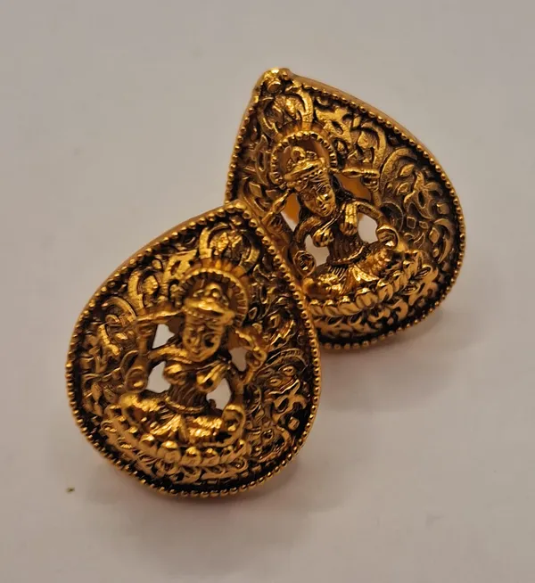 Gold_Alloy_And_Gold_Plated_And_Temple_Design_Premium_Temple_Earrings_For_Women