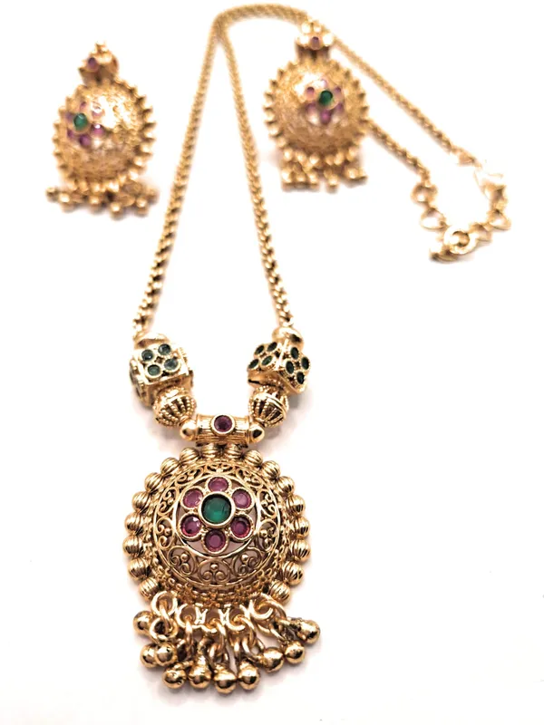 Gold_Alloy_And_Gold_Plated_And_Artificial_Stones_Premium_Pendant_Set_For_Women