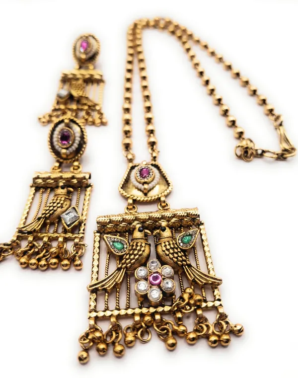 Red_Alloy_And_Gold_Plated_Premium_Pendant_Set_For_Women