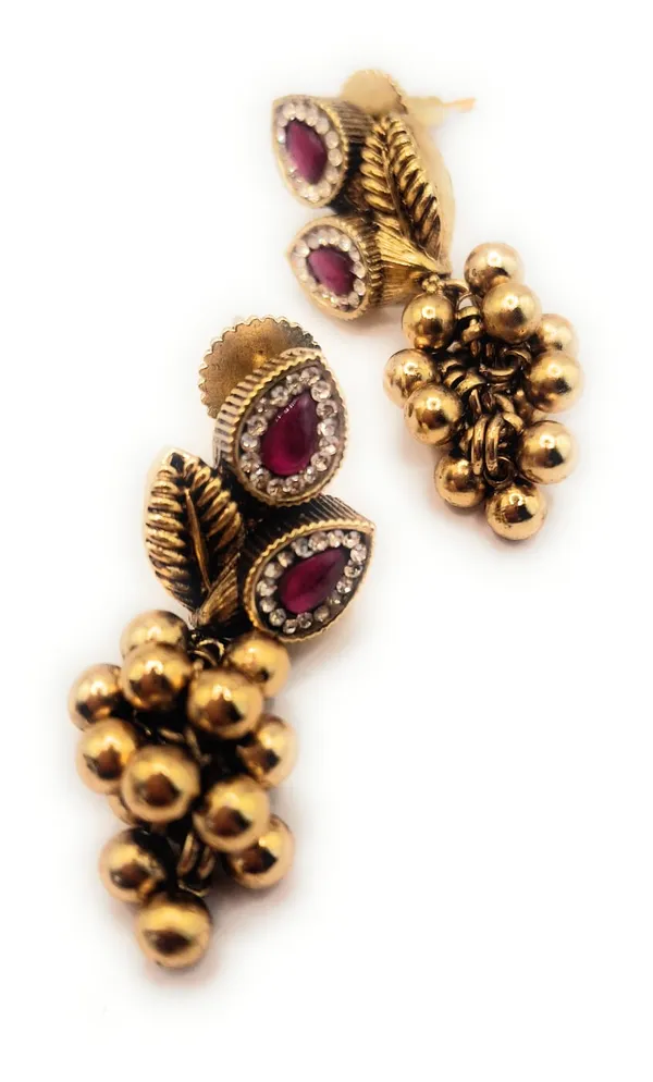 Gold_Alloy_And_Gold_Plated_Premium_Drop_Earrings_For_Women