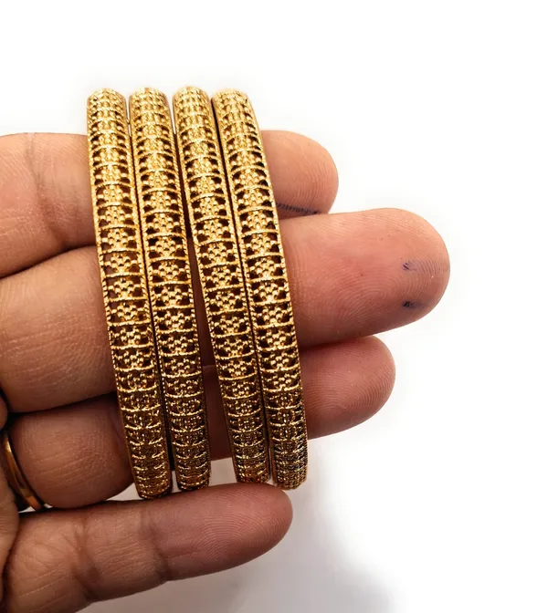 Gold_Polished_Alloy_And_Gold_Plated_Premium_Bangles_For_Women