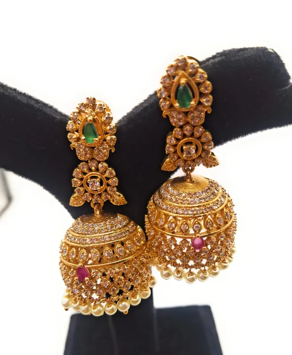 Gold_Polished_Alloy_And_Gold_Plated_Premium_Jhumka_Earrings_For_Women