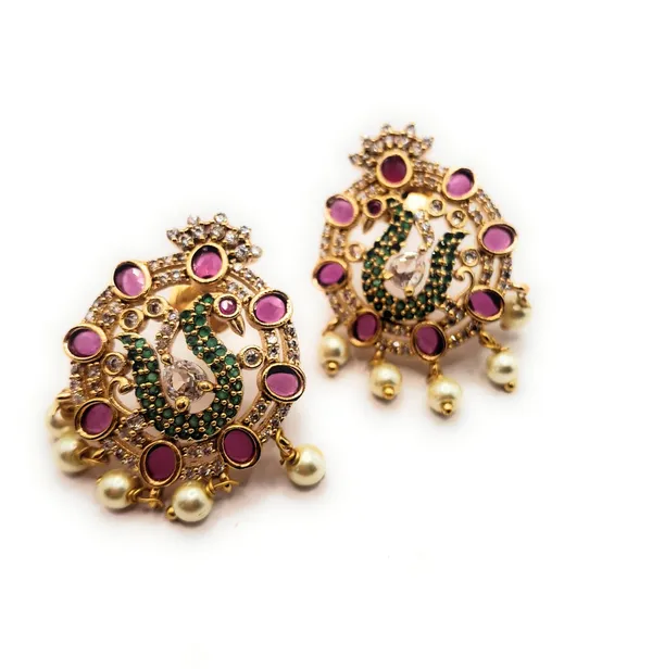 Gold_Polished_Alloy_And_Gold_Plated_Premium_Stud_Earrings_For_Women