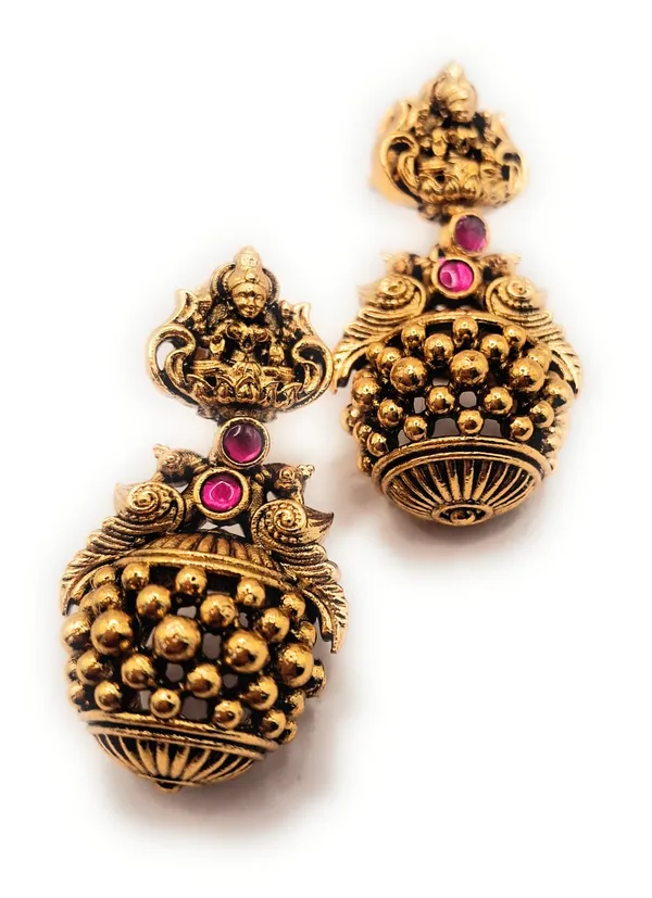 Gold_Alloy_And_Gold_Plated_Premium_Drop_Earrings_For_Women