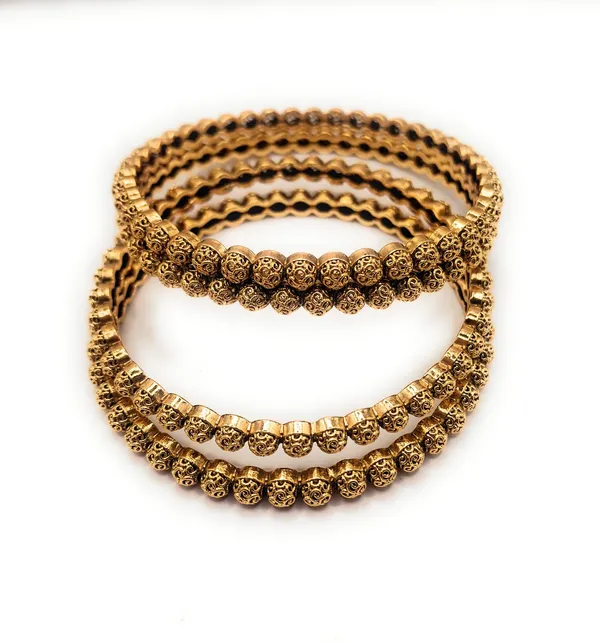 Gold_Polished_Alloy_And_Gold_Plated_Premium_Bangles_For_Women