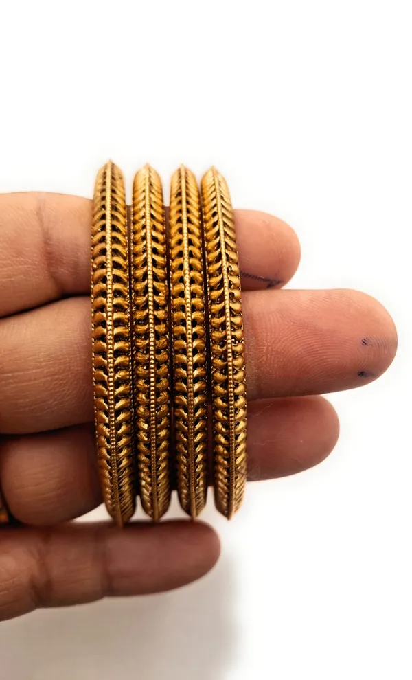 Gold_Polished_Alloy_And_Gold_Plated_Premium_Bangles_For_Women