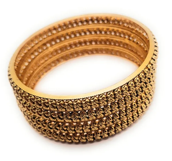 Gold_Polished_Alloy_And_Gold_Plated_Premium_Bangles_For_Women