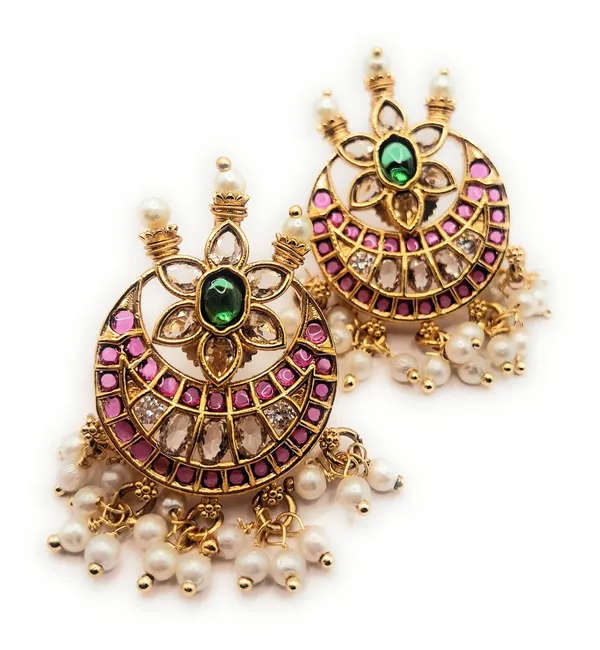 Gold_Polished_Alloy_And_Gold_Plated_Premium_Stud_Earrings_For_Women