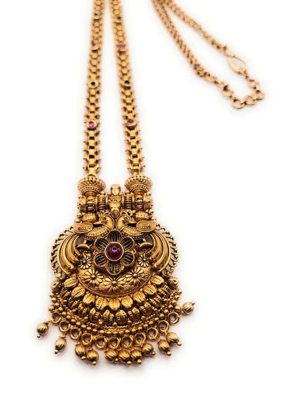 Gold_Polished_Alloy_And_Gold_Plated_Premium_Pendant_Set_For_Women