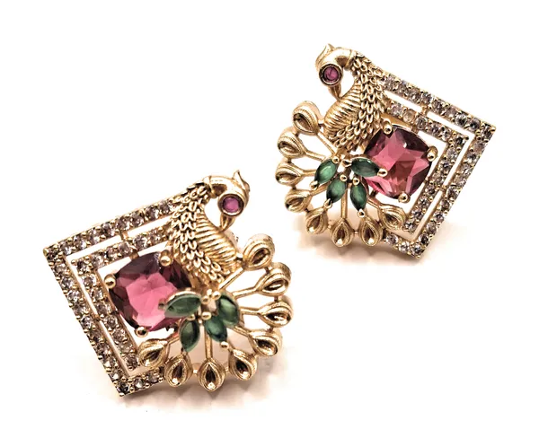 Red_And_Green_Alloy_And_Gold_Plated_Premium_Stud_Earrings_For_Women