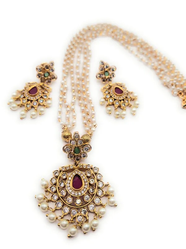 Pearl_And_White_Alloy_And_Gold_Plated_And_American_Diamond_Premium_Pendant_Set_For_Women