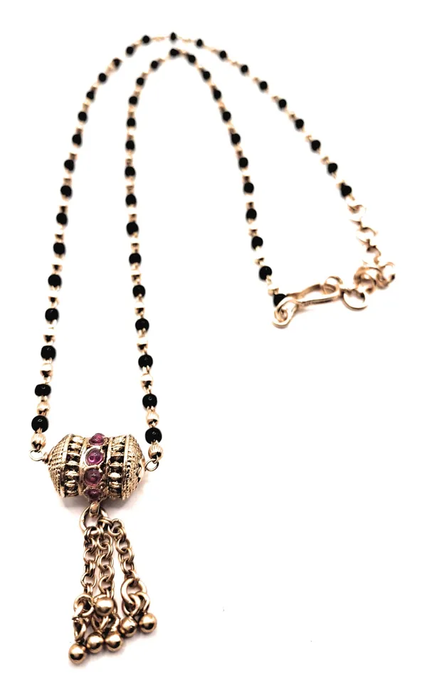 Red_And_Green_Alloy_And_Gold_Plated_And_Black_Beads_Premium_Mangalsutra_For_Women