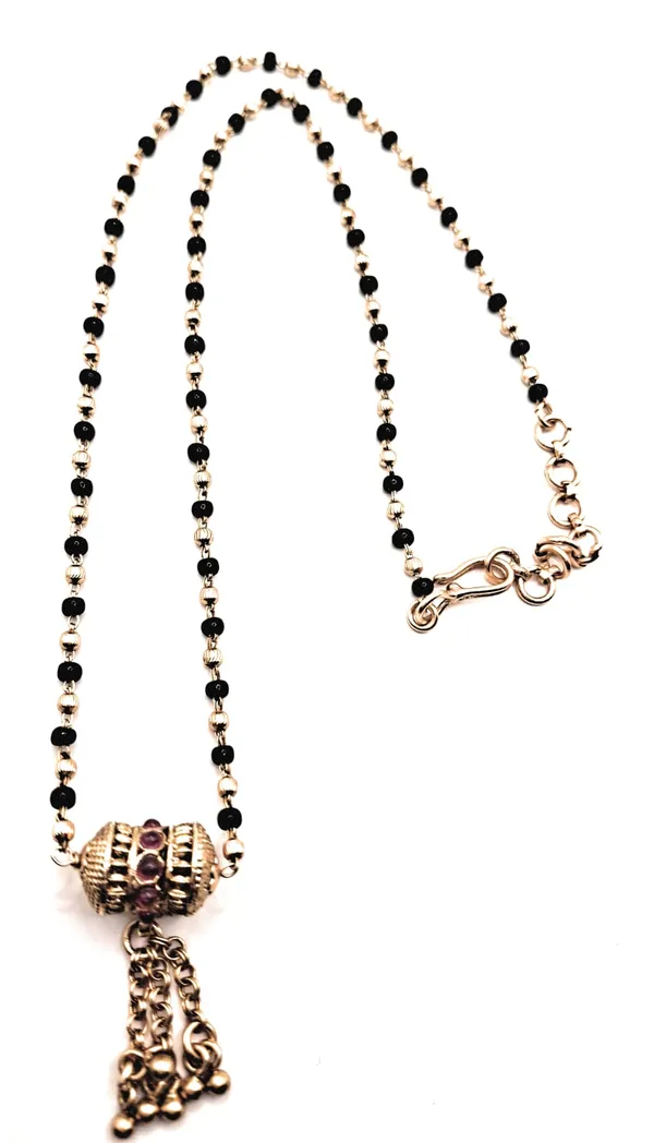 Red_And_Green_Alloy_And_Gold_Plated_And_Black_Beads_Premium_Mangalsutra_For_Women