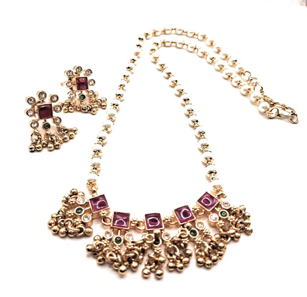 Pearl_And_Red_Alloy_And_Gold_Plated_Premium_Jewellery_Set_For_Women