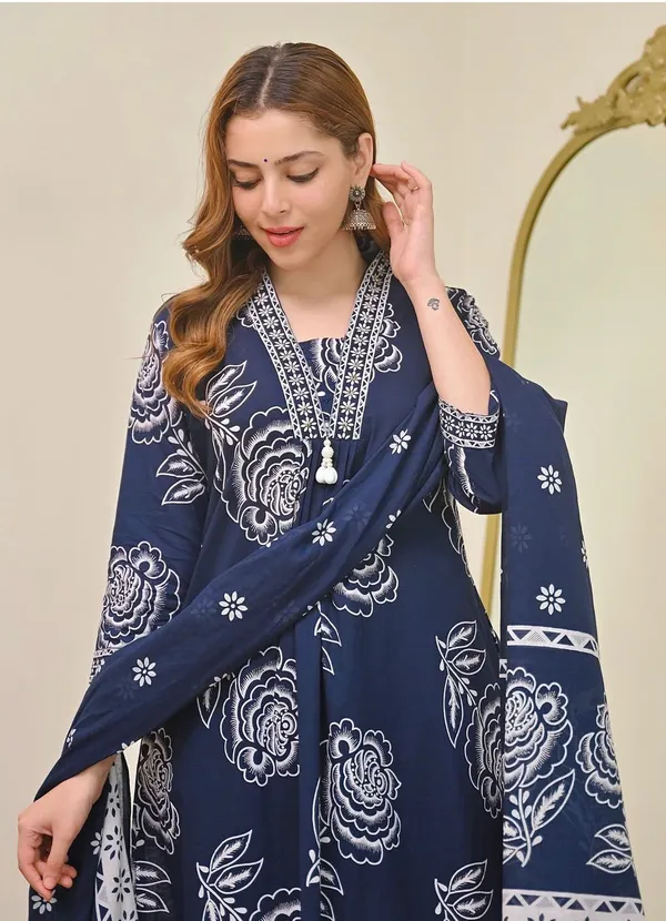 Navy_Blue_Cotton_Blend_Premium_Kurta_Set_For_Women
