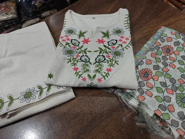 Cream_Cotton_Blend_Premium_Kurta_Set_For_Women