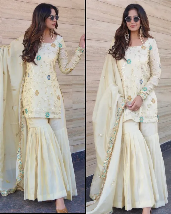 Cream_Cotton_Blend_Premium_Kurta_Set_For_Women