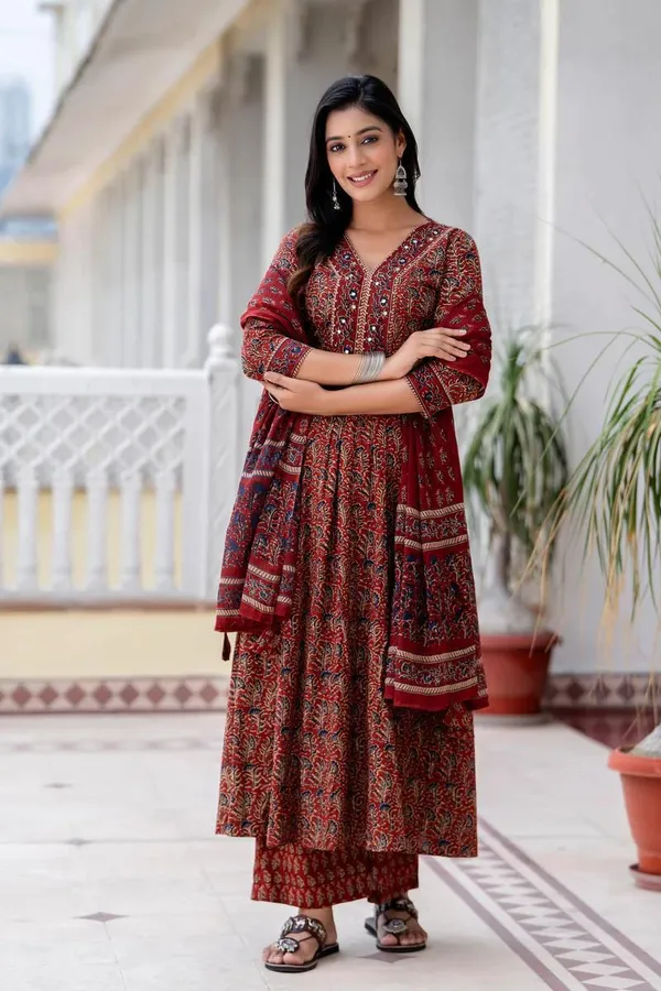 Maroon_Cotton_Blend_Premium_Kurta_Set_For_Women