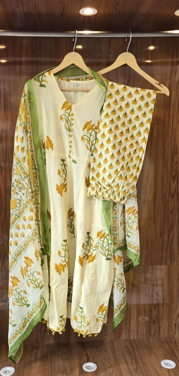 Multicolor_Cotton_Blend_Premium_Anarkali_Set_For_Women