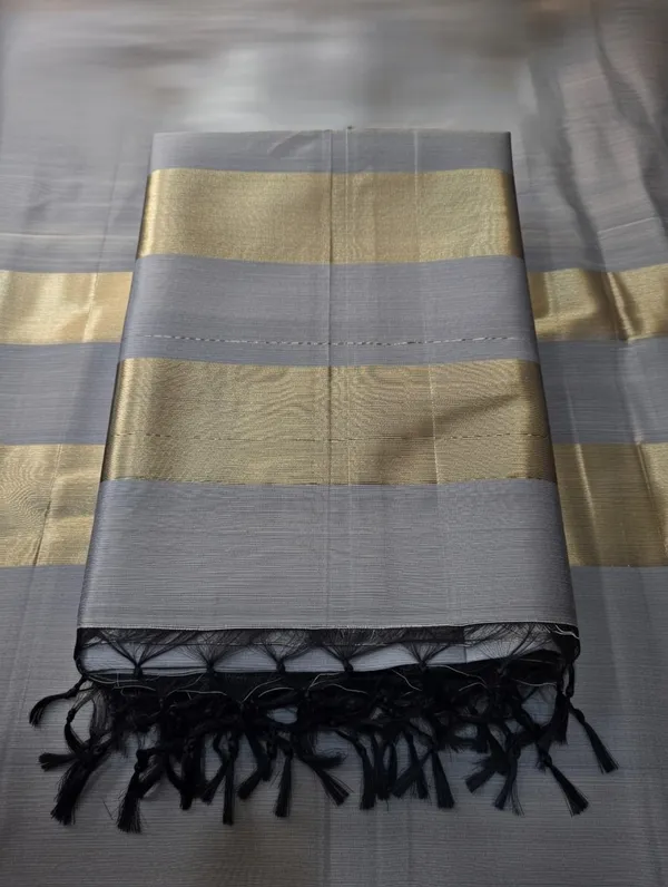 Grey_Silk_Plain_Lining_Design_Unstitched_Suit_For_Women