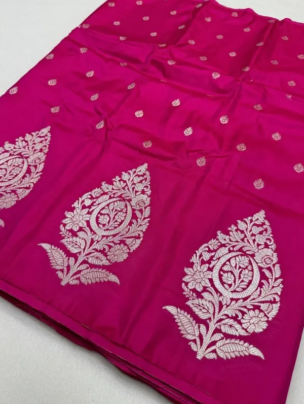 Magenta_Silk_Hand_Kataan_Design_Saree_For_Women