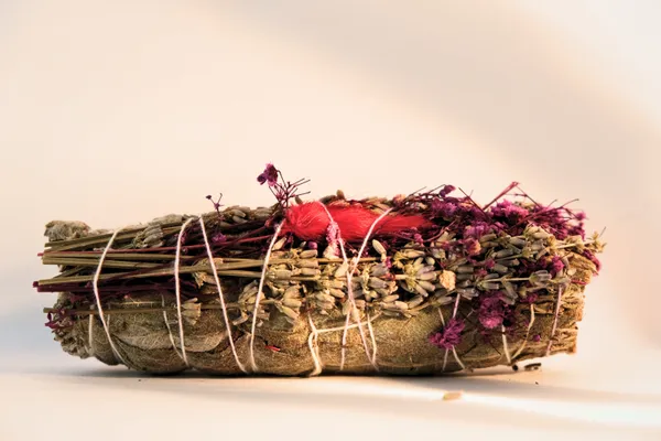 Multicolor_Pravaha_Natural_White_Sage_With_Leaves_&_Dried_Flowers_
