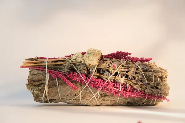 Multicolor_Shanta_Natural_White_Sage_With_Leaves_&_Flowers_Dried_