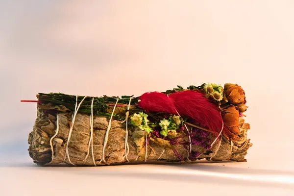 Multicolor_Sama_Natural_White_Sage_With_Leaves_&_Flowers_Dried