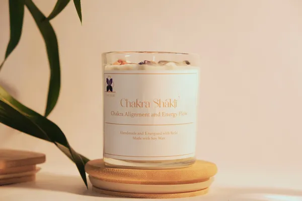 Multicolor_Chakra_Shakti_Candle_Soy_Wax_,_Crystals_&_Pre_Taped_Wick_Candle_For_Chakra_Alignment_And_Energy_Flow