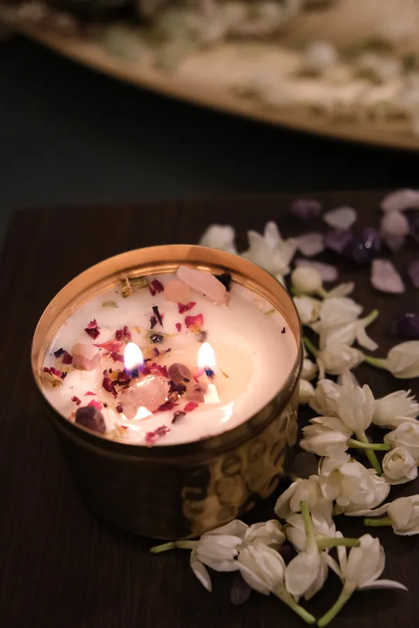 Karuna_Crystals,_Dried_Flowers_&_Pre_Taped_Wick_Candle_
