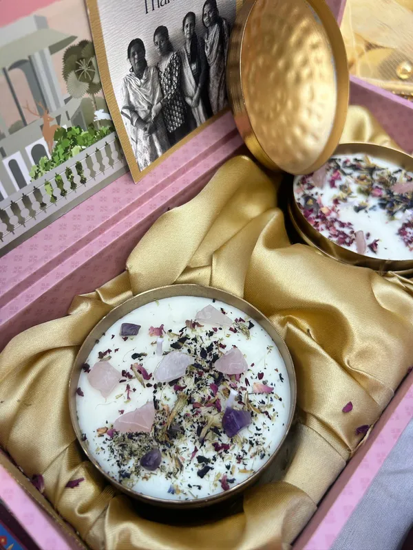 Karuna_Crystals,_Dried_Flowers_&_Pre_Taped_Wick_Candle_