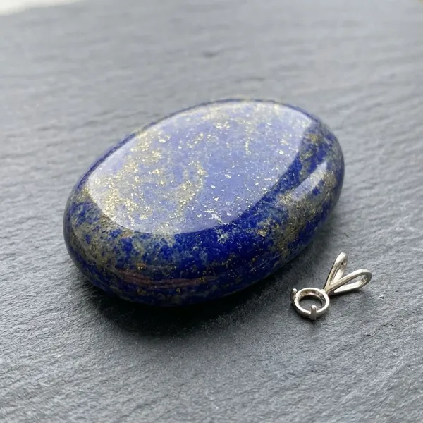 Deep_Vibrant_Blue_Lapis_Lazuli_Crystal_Palmstone_