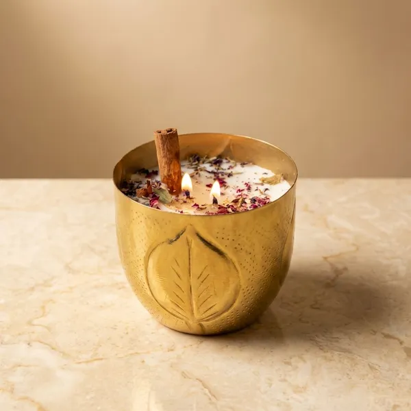 Multicolor_Dipti_Candle_Soy_WaxWith_Dried_Flower_&_Cardamom