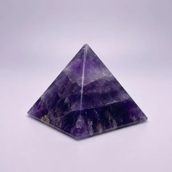 Shades_Of_Purple_And_White_Amethyst_Crystal_Stone_Pyramid_For_Provides_Psychic_Protection_And_Clears_Negative_Energy,Enhances_Meditation_And_Spiritual_Practices