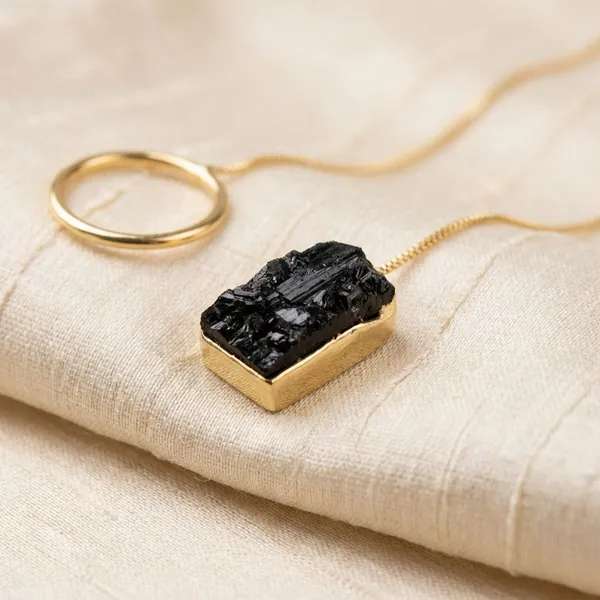 Rich_Red_Garnet_Crystal_Gold_Plated_Birthstone_For_January_Born_Individuals