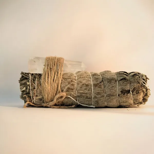 Bodha_Natural_White_Sage_Leaves_With_Crystal_Terminator_Sage_