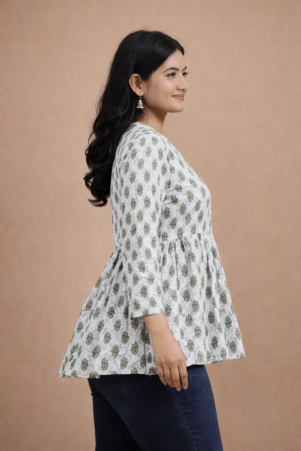 Green_And_White_Premium_Cotton_Kurti_For_Women