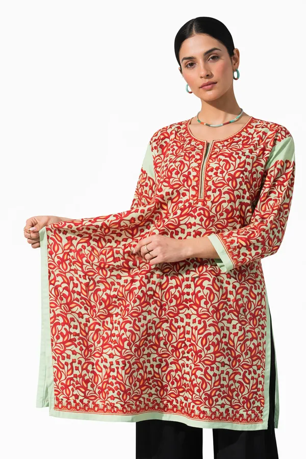 Kashmiri_Kurti_Full_Embroidery_Front_&_Back_Premium_Quality_