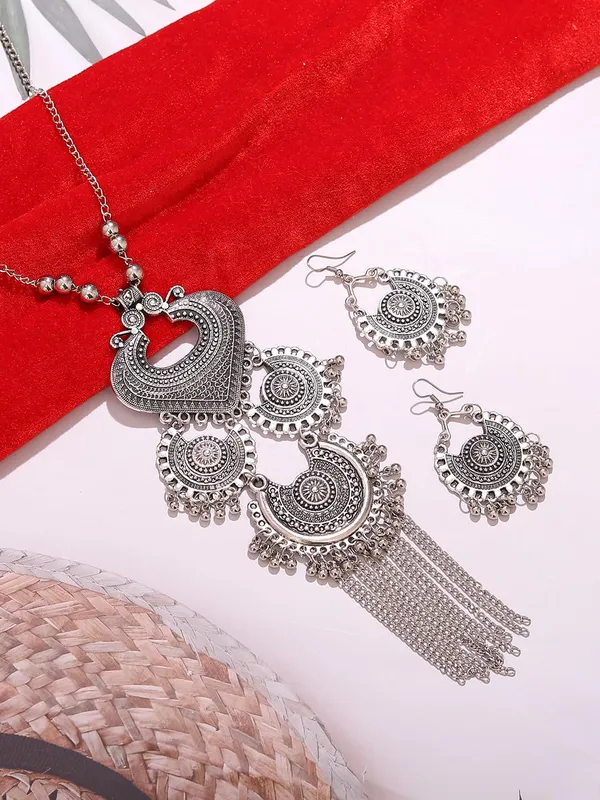 Oxidised_Silver_Tribal_Necklace_Set_With_Chandbali_Earring_For_Women