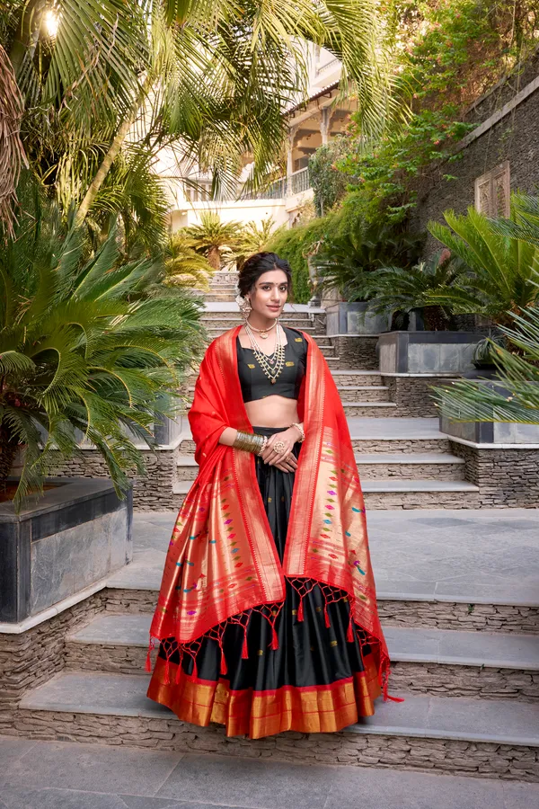 Black_Jacquard_Silk_Paithani_Lehenga_Choli_Set_With_Rich_Zari_Weaving_Dupatta_For_Women