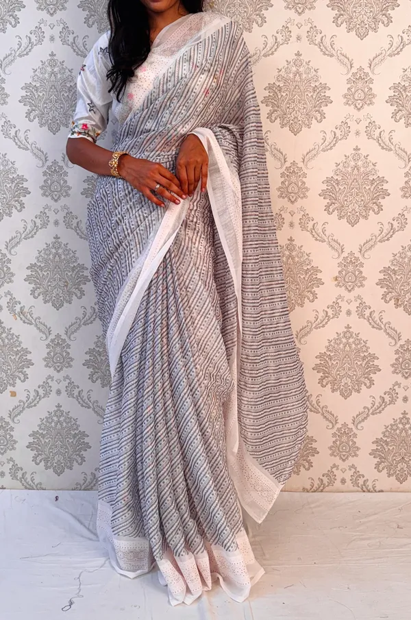 Grey_Georgette_Classic_Polka_Elegance_Saree_For_Women