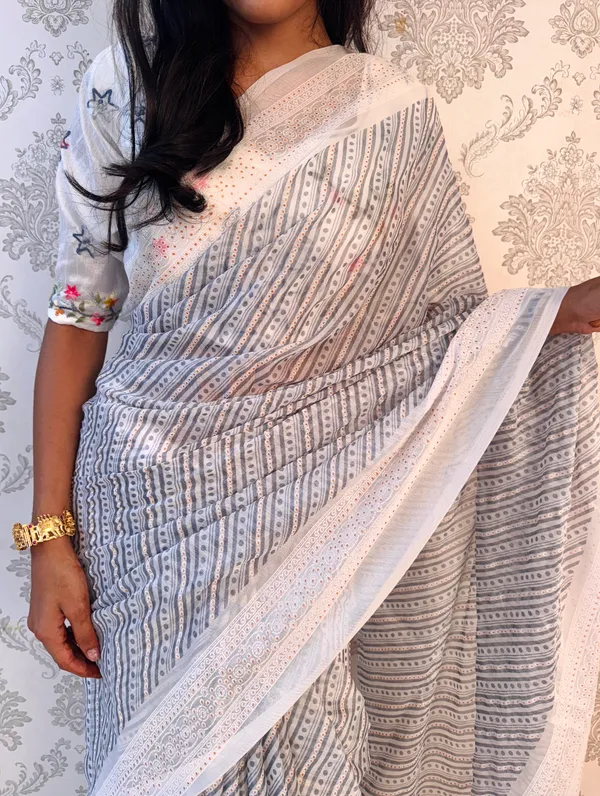 Grey_Georgette_Classic_Polka_Elegance_Saree_For_Women