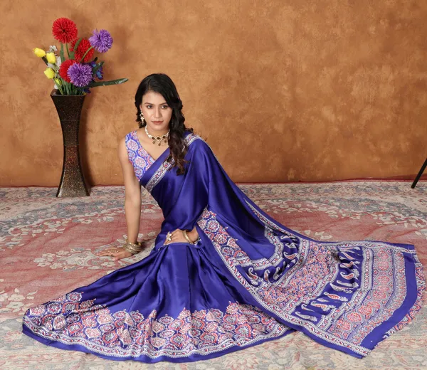 Blue_Printed_Bollywood_Crepe_Saree_For_Women