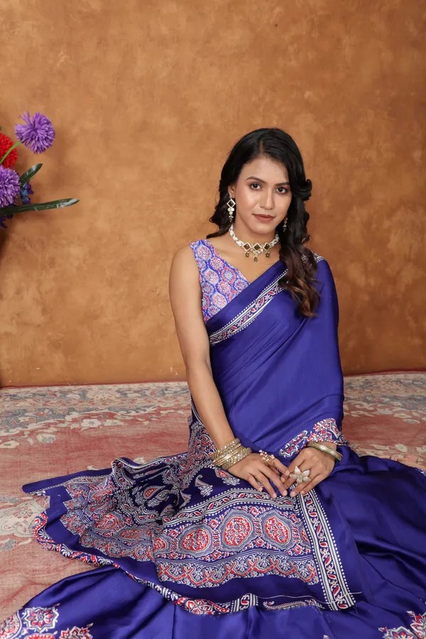 Blue_Printed_Bollywood_Crepe_Saree_For_Women