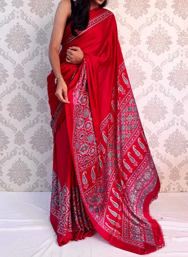 Red_Printed__Paisley_Bollywood_Satin_Saree_For_Women