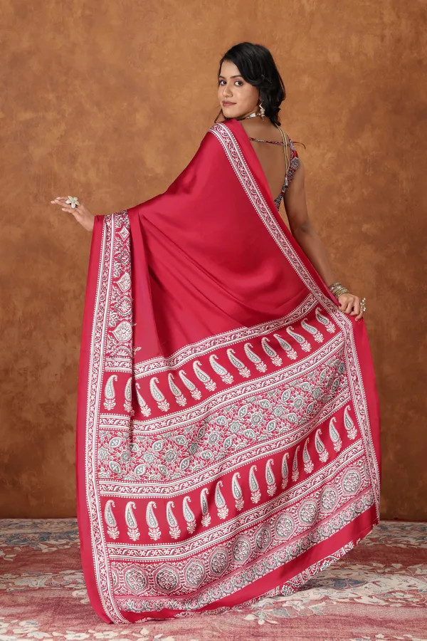 Red_Printed_Bollywood_Crepe_Saree_For_Women