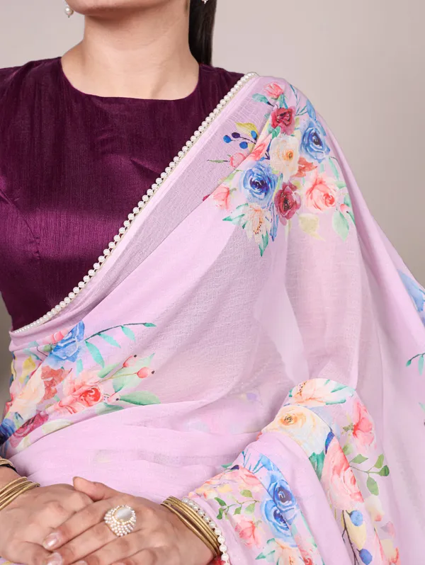 Pink_Georgett_Elegant_Pastel_Floral_Printed_Saree_With_Pearl_Border_For_Women