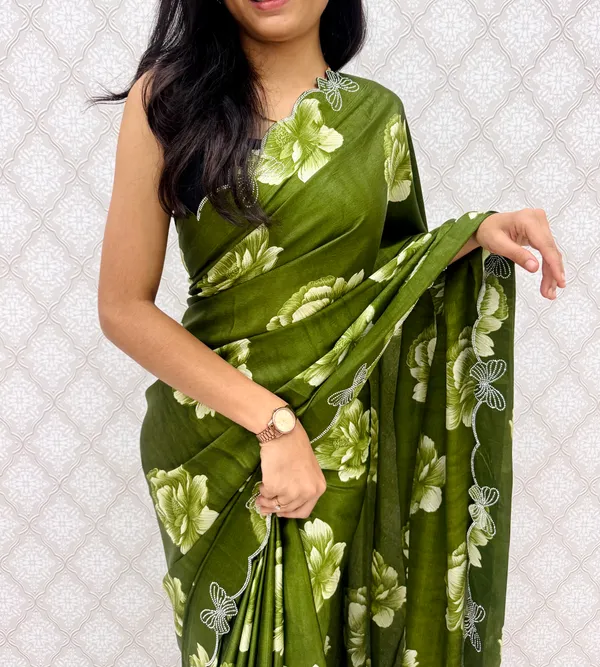 Mehendi_Chinon_Silk_Elegant_Floral_Prints_Saree_For_Women