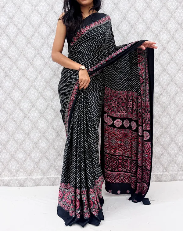 Black_Satin_Silk_Classic_Chevron_Prints_Saree_For_Women